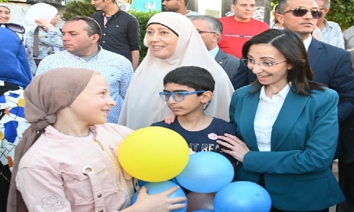 1749190685 478 محافظ البحيرة تُشارك المواطنين فرحة العيد وتوزع الهدايا على الأطفال