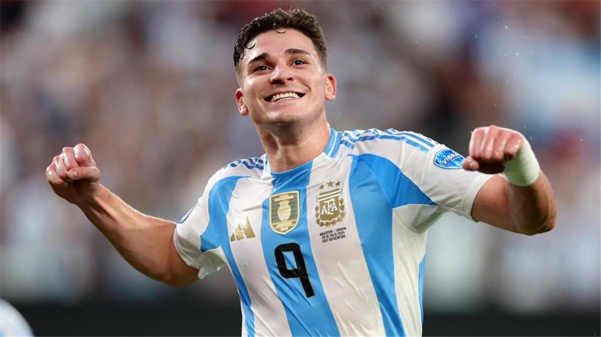 بأقدام ألفاريز.. الأرجنتين تفوز على تشيلي في تصفيات كأس العالم 2026 5 بأقدام ألفاريز.. الأرجنتين تفوز على تشيلي في تصفيات كأس العالم 2026
