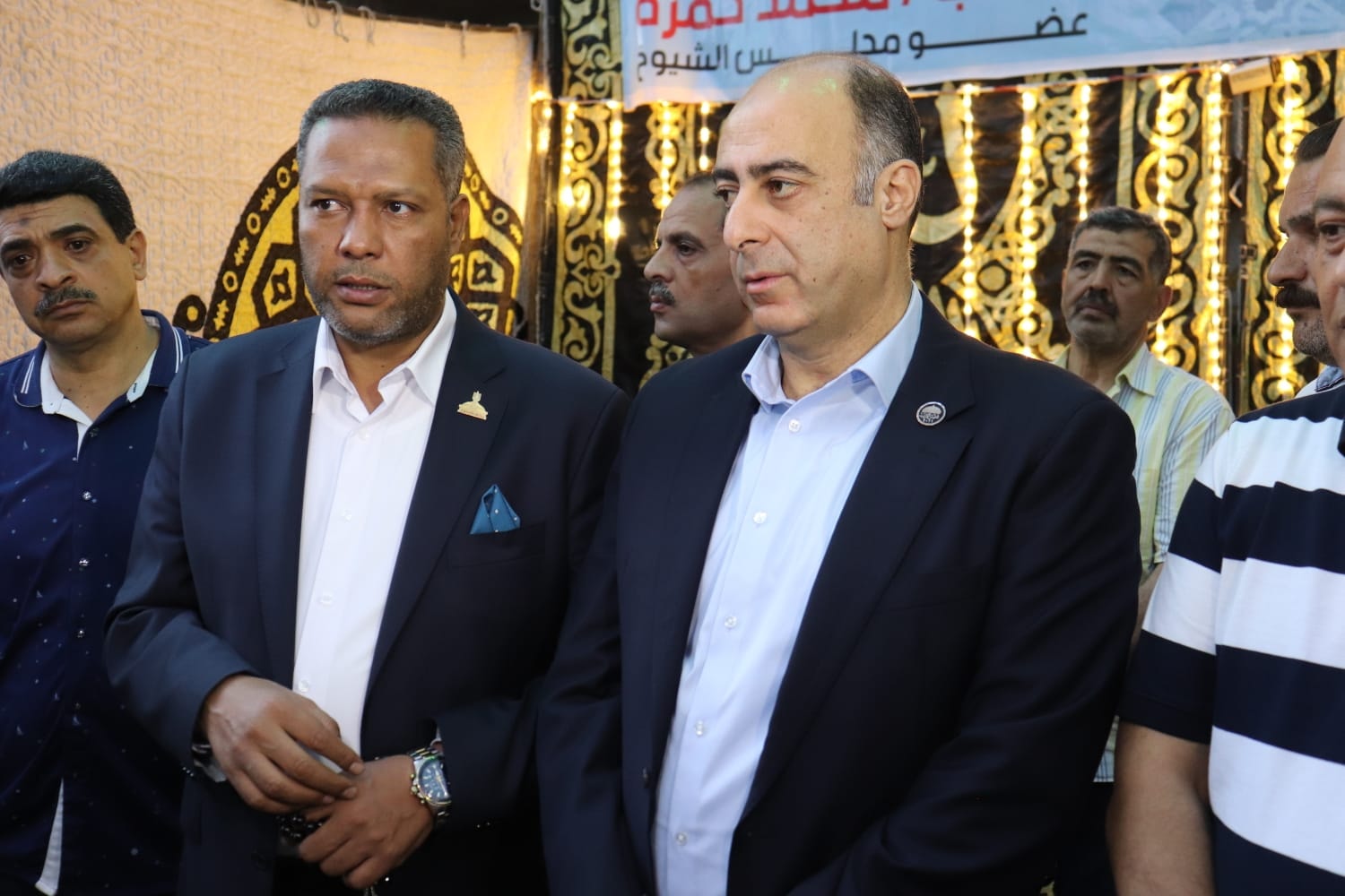 قد تكون صورة ‏‏‏٤‏ أشخاص‏ و‏تحتوي على النص '‏اع مزه مدل س سلس الشيوم‏'‏‏
