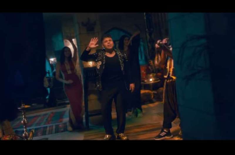 شاهد.. أغنية "بشوات" لـ عمر كمال 5 شاهد.. أغنية “بشوات” لـ عمر كمال