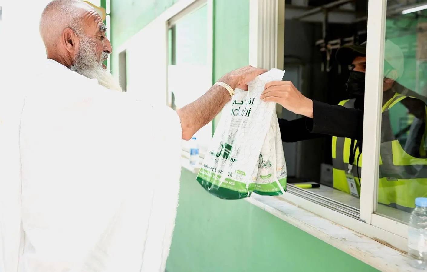1749325400 577 الحجاج يتمّون أعمال يوم القرّ ويحزمون أمتعتهم