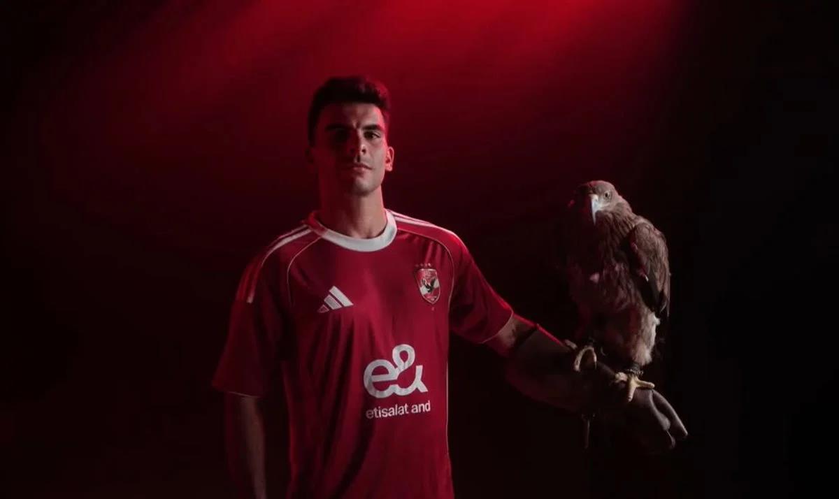 زيزو: ثنائي الأهلي لم يسهلا انضمامي.. ولدي حلم كبير لم أحققه في الزمالك 5 زيزو: ثنائي الأهلي لم يسهلا انضمامي.. ولدي حلم كبير لم أحققه في الزمالك