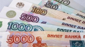 لماذا ارتفع الروبل الروسي بنسبة 40% رغم العقوبات الغربية؟