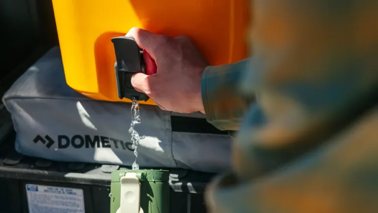 Dometic Recon: ثلاجات يمكن تكديسها مثل مكعبات ليغو وتبرد مثل الدب القطبي 11 1749463070 976 Dometic Recon ثلاجات يمكن تكديسها مثل مكعبات ليغو وتبرد مثل.webp