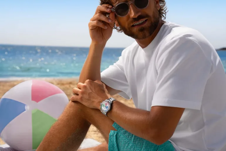 ساعة NORQAIN Freedom 60 Chrono "استمتع بالحياة": عندما تلتقي الساعة السويسرية بالجيلاتو 17 1749515123 886 ساعة NORQAIN Freedom 60 Chrono استمتع بالحياة عندما تلتقي الساعة.webp