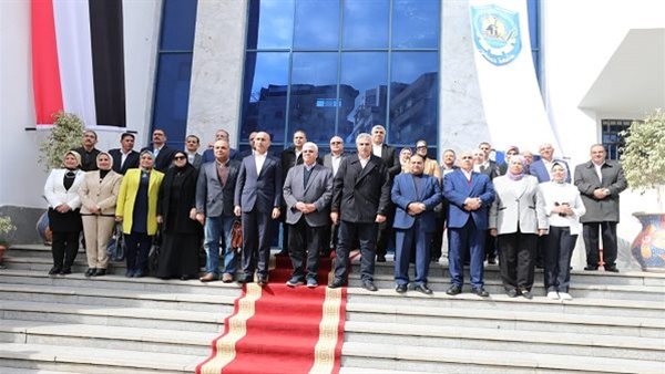 عاشور: ميزانية المستشفيات الجامعية ارتفعت من ١٠ إلى ٢٨ مليار وتحظى بدعم القيادة السياسية 5 عاشور: ميزانية المستشفيات الجامعية ارتفعت من ١٠ إلى ٢٨ مليار وتحظى بدعم القيادة السياسية