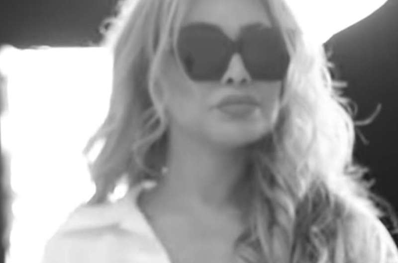 شاهد.. كليب أغنية "ماضي وفات" لـ نوال الزغبي 5 شاهد.. كليب أغنية “ماضي وفات” لـ نوال الزغبي