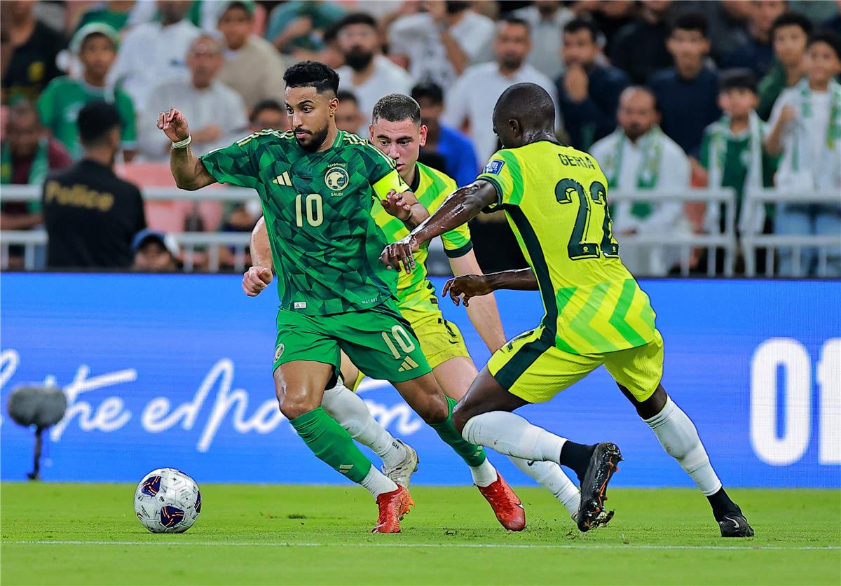 فيديو | السعودية تسقط بهدفين أمام أستراليا في تصفيات كأس العالم 5 فيديو | السعودية تسقط بهدفين أمام أستراليا في تصفيات كأس العالم