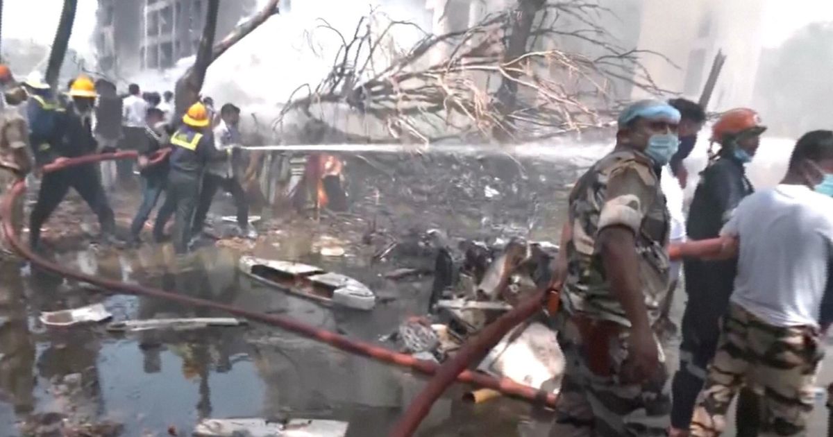 1749736725 161 حادثة تحبس أنفاس العالم صور مأساوية عن سقوط طائرة هندية