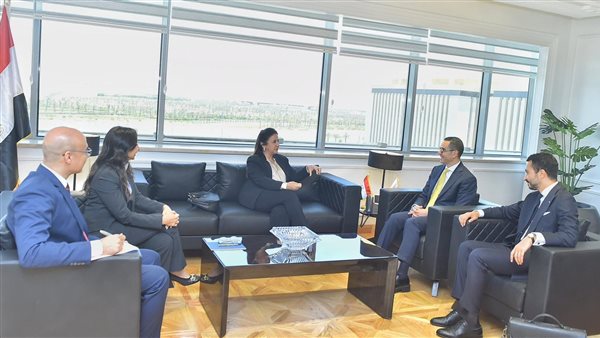 وزير الاستثمار يبحث خطط شركة AXA العالمية للتوسع في مصر 5 وزير الاستثمار يبحث خطط شركة AXA العالمية للتوسع في مصر