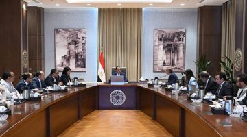 رئيس الوزراء يناقش خطة العمل لإجراء التعداد العام للسكان والإسكان والمنشآت 2027