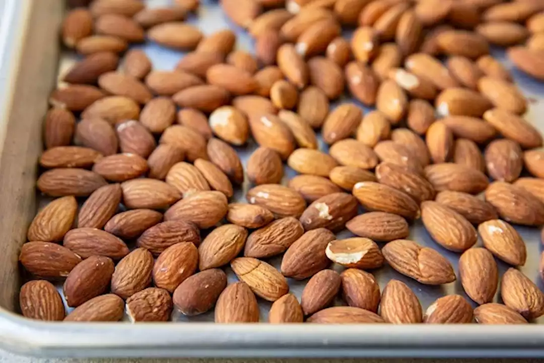 فوائد اللوز للعظام 5 فوائد اللوز للعظام