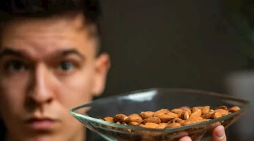 فوائد تناول اللوز للجسم