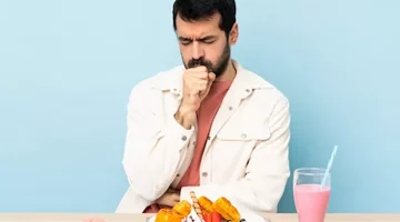 علاج الكحة بعد الأكل والوقاية منها
