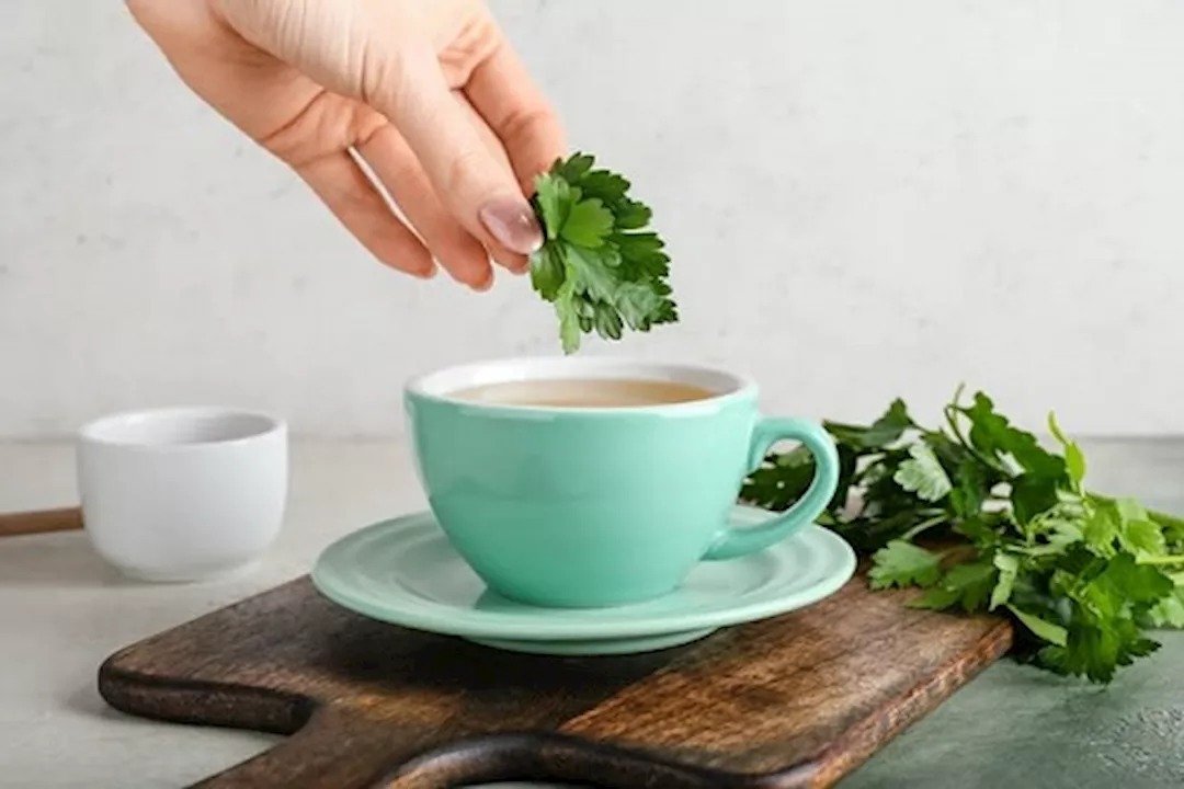 شاي البقدونس- الفوائد والأضرار وطريقة التحضير 5 شاي البقدونس- الفوائد والأضرار وطريقة التحضير