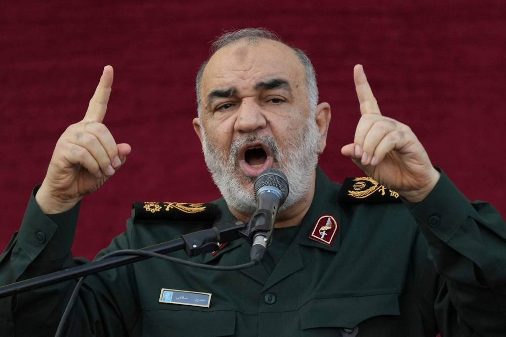 اغتيال قائد الحرس الثوري في ضربات إسرائيلية لمواقع عسكرية ونووية إيرانية - أخبار السعودية 5 اغتيال قائد الحرس الثوري في ضربات إسرائيلية لمواقع عسكرية ونووية إيرانية – أخبار السعودية
