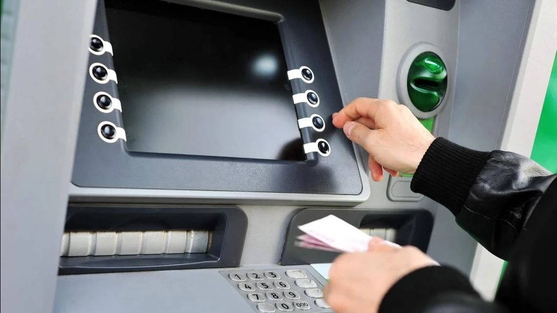 في عيد الأضحي.. الحد الأقصى ورسوم السحب من ماكينات ATM 5 في عيد الأضحي.. الحد الأقصى ورسوم السحب من ماكينات ATM