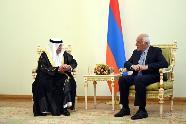 اعتماد العريفان والأدغم سفيرين لدى أرمينيا والدومينيكان 5 اعتماد العريفان والأدغم سفيرين لدى أرمينيا والدومينيكان