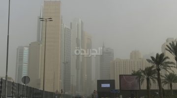 «الداخلية»: الحيطة والحذر جراء استمرار الرياح المثيرة للغبار