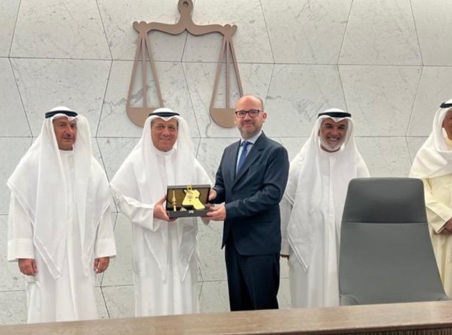 بورسلي يبحث مع سفير فرنسا التعاون في مجالي القضاء والقانون 5 بورسلي يبحث مع سفير فرنسا التعاون في مجالي القضاء والقانون