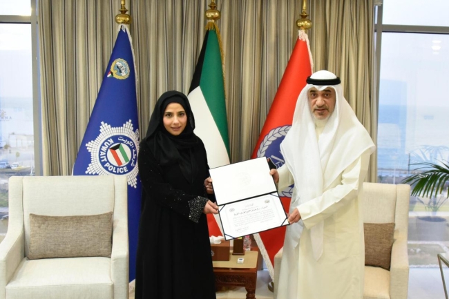 اليوسف كرم موظفة في «المعلومات المدنية» لتفانيها في العمل 5 اليوسف كرم موظفة في «المعلومات المدنية» لتفانيها في العمل