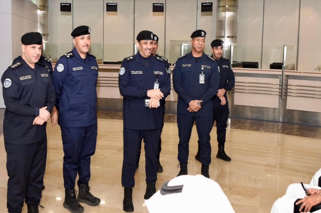 العدواني تفقد «الجنسية ووثائق السفر» 5 العدواني تفقد «الجنسية ووثائق السفر»
