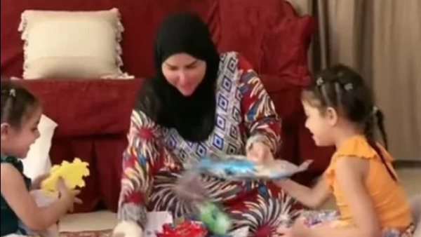 شيماء سعيد تظهر مجددًا مع ابنتيها بعد اتهام إسماعيل الليثي بـ"الخطف والاعتداء" 5 شيماء سعيد تظهر مجددًا مع ابنتيها بعد اتهام إسماعيل الليثي بـ”الخطف والاعتداء”