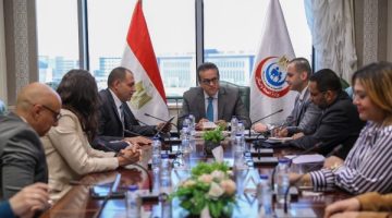 وزير الصحة يبحث مع شركة عالمية تعزيز التعاون في علاج الأورام والمرأة