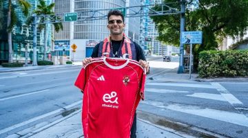 ممر شرفي من لاعبي الأهلي لاستقبال زيزو في ميامي