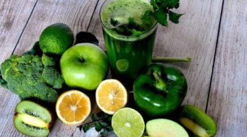 ماذا يحدث لجسمك عندما تشرب العصير الأخضر كل صباح؟