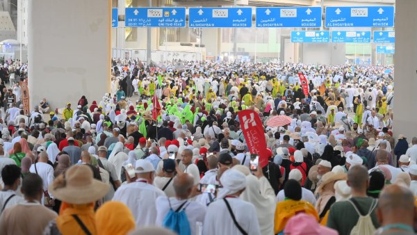 حجاج الجمعيات يختتمون رمي الجمرات تحت إجراءات تنظيمية ميسرة 5 حجاج الجمعيات يختتمون رمي الجمرات تحت إجراءات تنظيمية ميسرة
