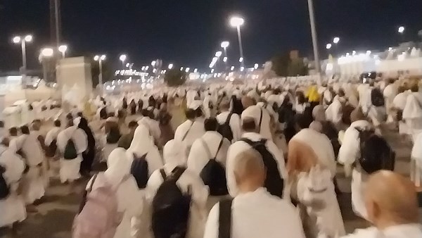 نجاح نفرة حجاجنا إلى مزدلفة.. وبدء أداء نسك رمي الجمرات 5 نجاح نفرة حجاجنا إلى مزدلفة.. وبدء أداء نسك رمي الجمرات