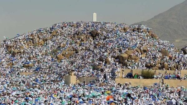 تحذير من وزارة الحج.. لا حاجة لصعود جبل الرحمة يوم عرفة 5 تحذير من وزارة الحج.. لا حاجة لصعود جبل الرحمة يوم عرفة