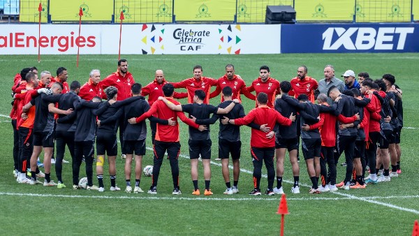 كأس العالم للأندية.. بعثة الأهلي تصل مطار دبي 5 كأس العالم للأندية.. بعثة الأهلي تصل مطار دبي