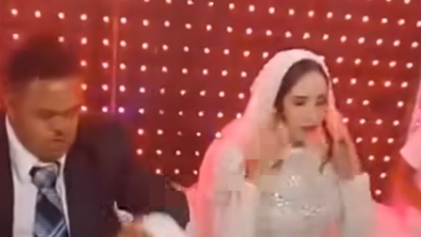 فيديو زفاف شاب مصاب بمتلازمة داون ودموع زوجته يثير جدلاً واسعاً على مواقع التواصل الاجتماعي 5 فيديو زفاف شاب مصاب بمتلازمة داون ودموع زوجته يثير جدلاً واسعاً على مواقع التواصل الاجتماعي