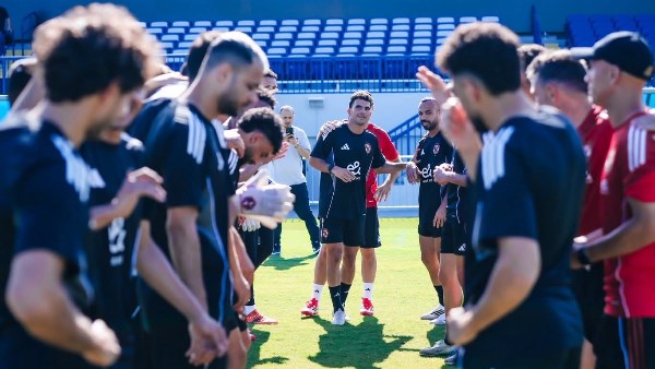 لقطات من مران الأهلي الصباحي في أمريكا استعدادا لافتتاح كأس العالم للأندية 5 لقطات من مران الأهلي الصباحي في أمريكا استعدادا لافتتاح كأس العالم للأندية