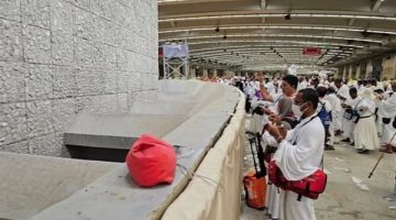 حجاج الجمعيات الأهلية يؤدون رمي الجمرات في أول أيام التشريق