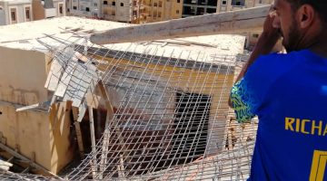 صدي الخليج | إزالة مخالفات البناء ومصادرة معدات المقاولين ومواد البناء بدمياط الجديدة