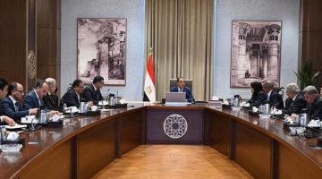 صدي الخليج | رئيس الوزراء يتابع خطط وإجراءات التوسع في مشروعات تحلية مياه البحر وتوطين الصناعة الخاصة.