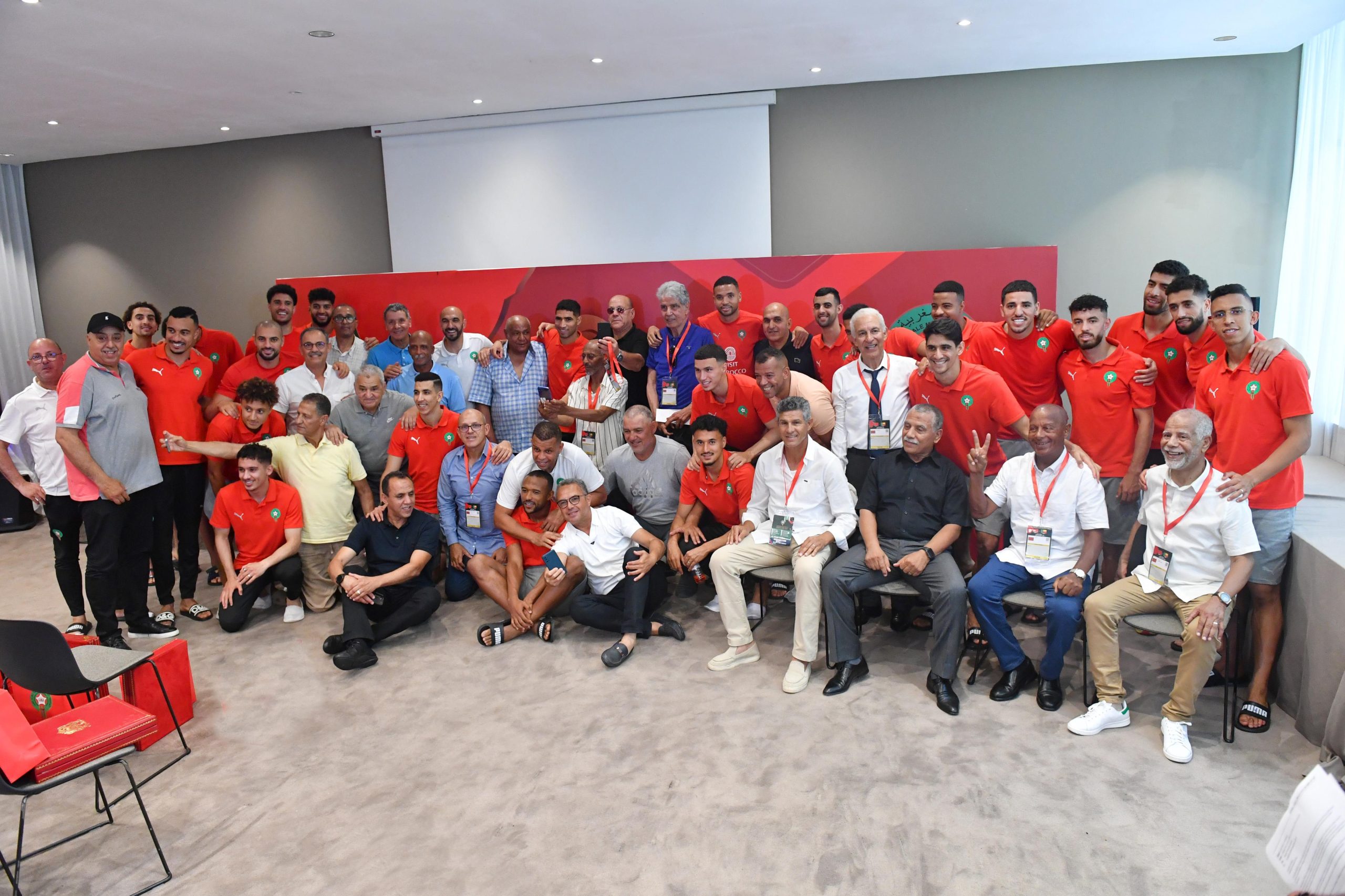 ✓ الجامعة تكرم نجوم المنتخب السابقين بفاس 5 ✓ الجامعة تكرم نجوم المنتخب السابقين بفاس