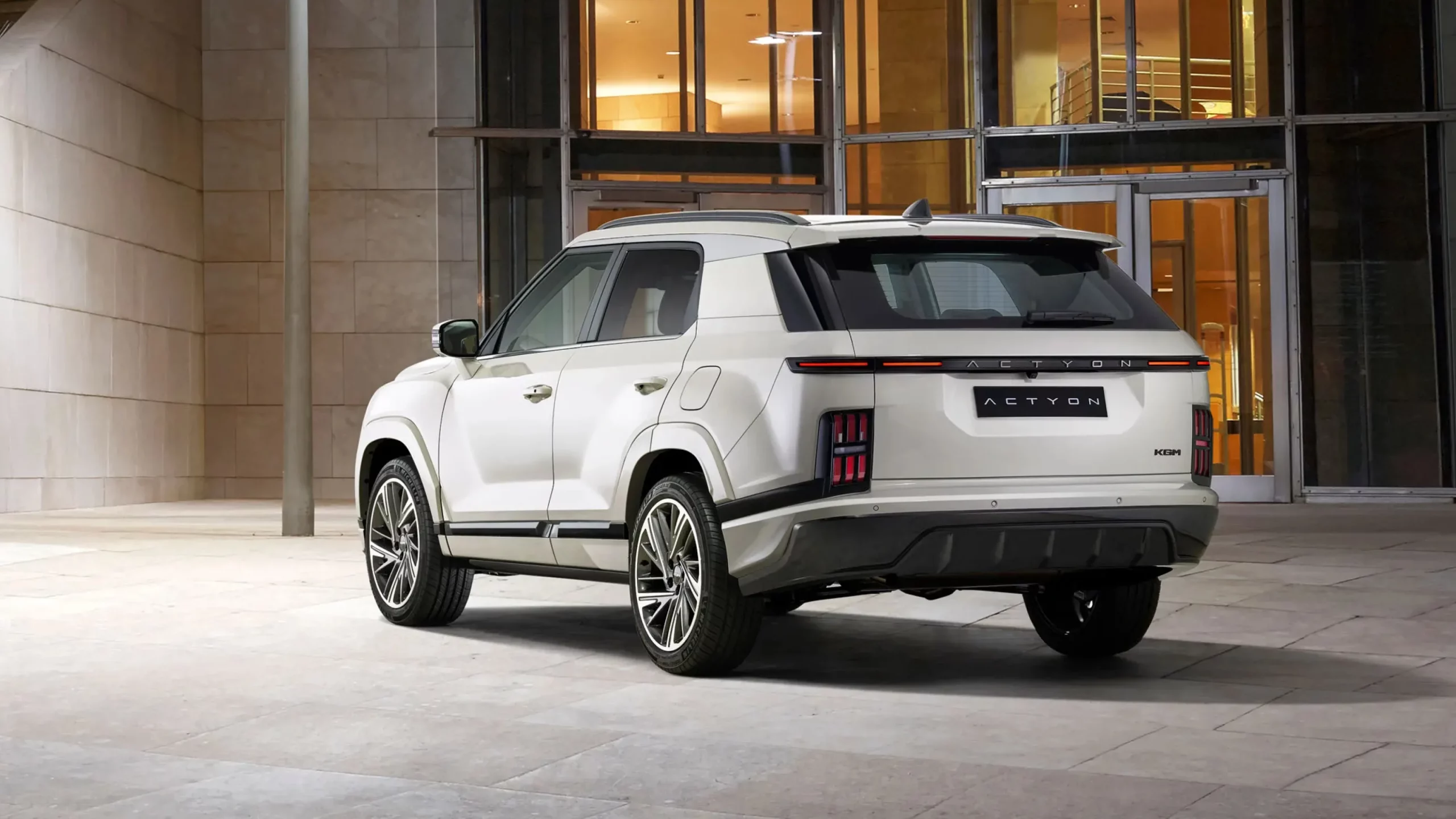 KGM Actyon 2025: سيارة SUV كوبيه كورية تتحدى القواعد وتشبه سيارة Range Rover Velar 5 KGM Actyon 2025: سيارة SUV كوبيه كورية تتحدى القواعد وتشبه سيارة Range Rover Velar