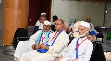 ✓ الوفد الرسمي للحجاج المغاربة يتوجه إلى الديار المقدسة