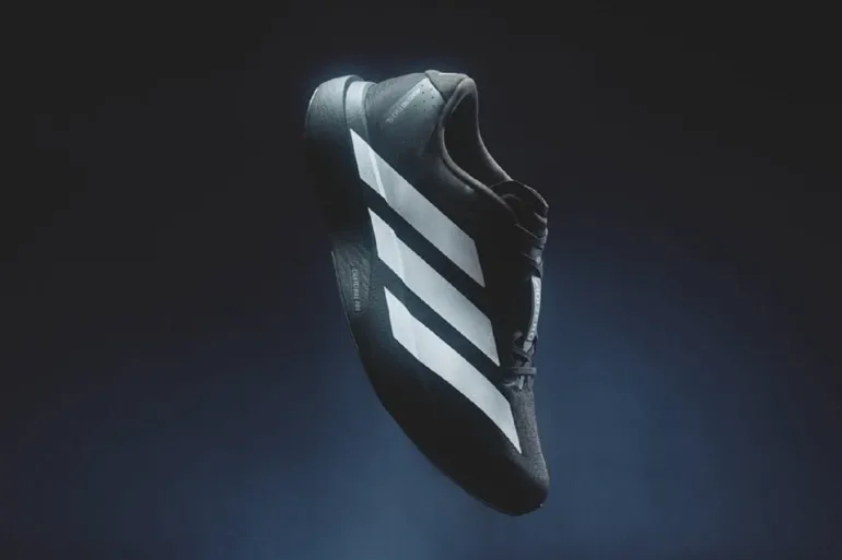 adizero evo sl حذاء جري عالمي يمكن ارتداؤه في بداية.webp