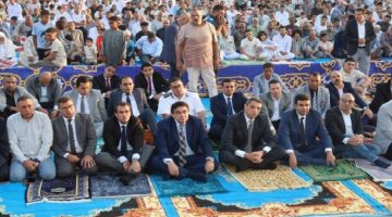 محافظ السويس يؤدي صلاة عيد الأضحى بقرية العمدة وسط حشد من القيادات والأهالي