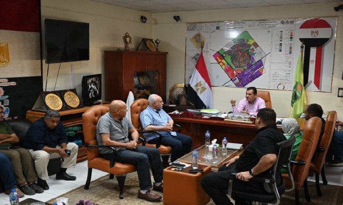 رئيس جهاز العاشر من رمضان يتابع عدداً من المشروعات الخدمية 5 رئيس جهاز العاشر من رمضان يتابع عدداً من المشروعات الخدمية
