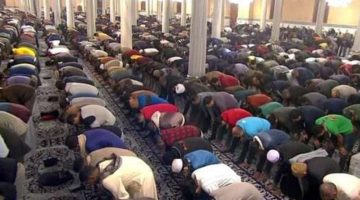 ما حكم صلاة الجمعة إذا وافقت يوم العيد؟.. الإفتاء تحسم الجدل