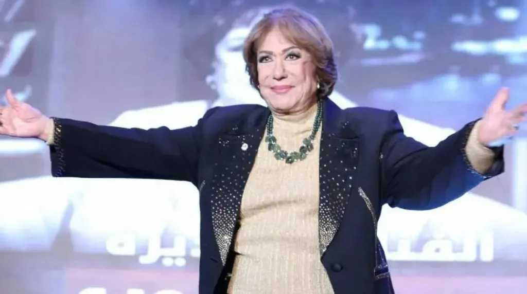وداعًا سيدة المسرح.. وفاة الفنانة سميحة أيوب عن عمر يناهز 93 عام 5 وداعًا سيدة المسرح.. وفاة الفنانة سميحة أيوب عن عمر يناهز 93 عام