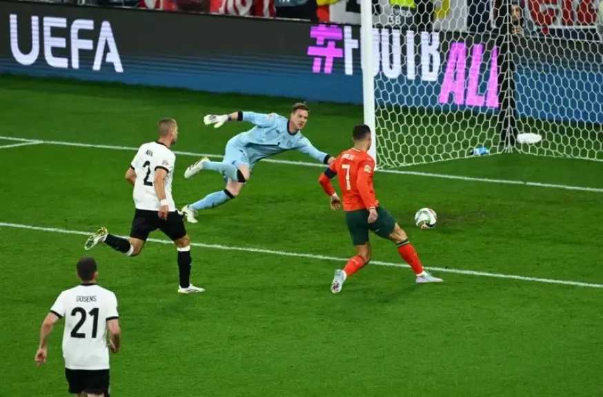 رونالدو والرفاق جاهزون.. غيابات وقائمة تشكيلة منتخب البرتغال اليوم ضد إسبانيا في نهائي دوري الأمم الأوروبية 5 رونالدو والرفاق جاهزون.. غيابات وقائمة تشكيلة منتخب البرتغال اليوم ضد إسبانيا في نهائي دوري الأمم الأوروبية