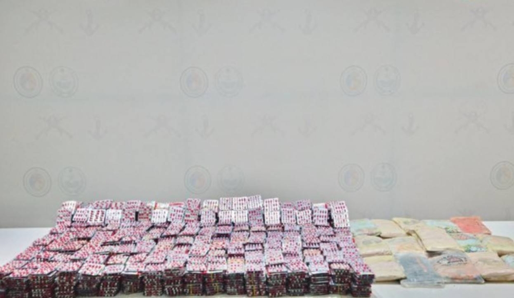 إحباط تهريب الحشيش في جازان: ضبط 16 كغم و70 ألف قرص دوائي مهرب