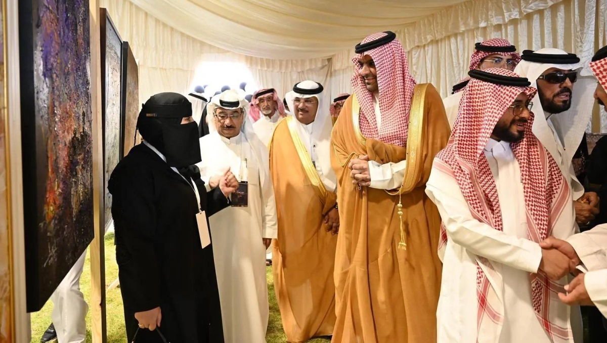 معرض ألوان الباحة 2025 ينطلق رسميًا بمحافظة القرى ويجذب عشاق الفن